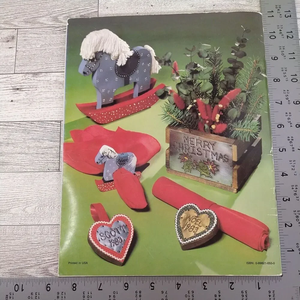Country Christmas Entertaining - Recipes +Table Creations Craft Book - Vtg 1980s